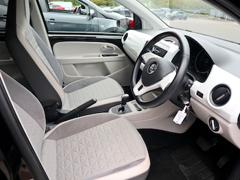 Used Volkswagen up! 2019 for sale - 75913761: Photo