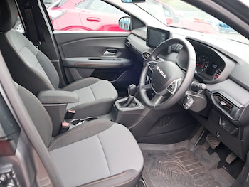 Used Dacia Sandero Stepway 2024 for sale - 78243336: Photo