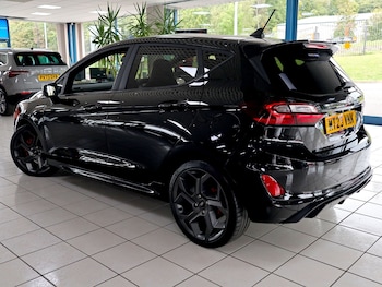 Used Ford Fiesta 2023 for sale - 76011936: Photo 2