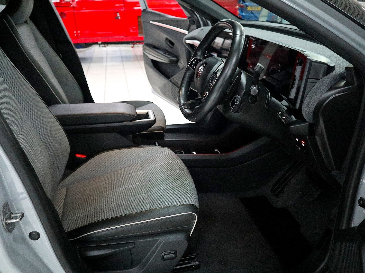 Used Renault Megane 2023 for sale - 77008427: Photo 3