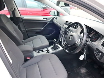 Used Volkswagen Golf 2016 for sale - 77807402: Photo