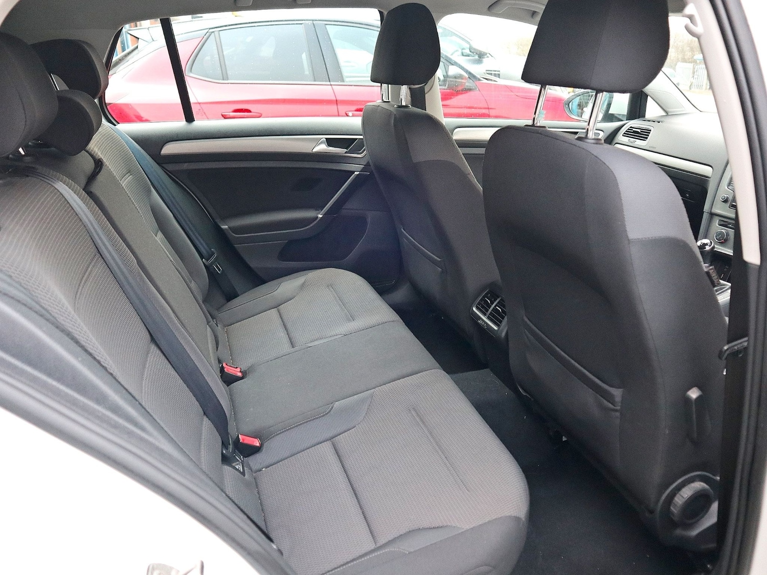 Used Volkswagen Golf 2016 for sale - 77807402: Photo 4