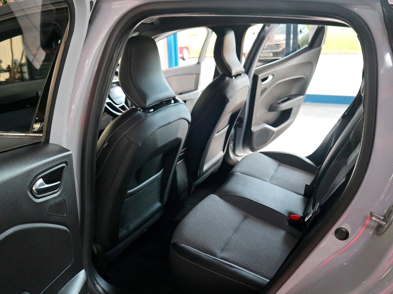 Used Renault Clio 2025 for sale - 76656409: Photo 16