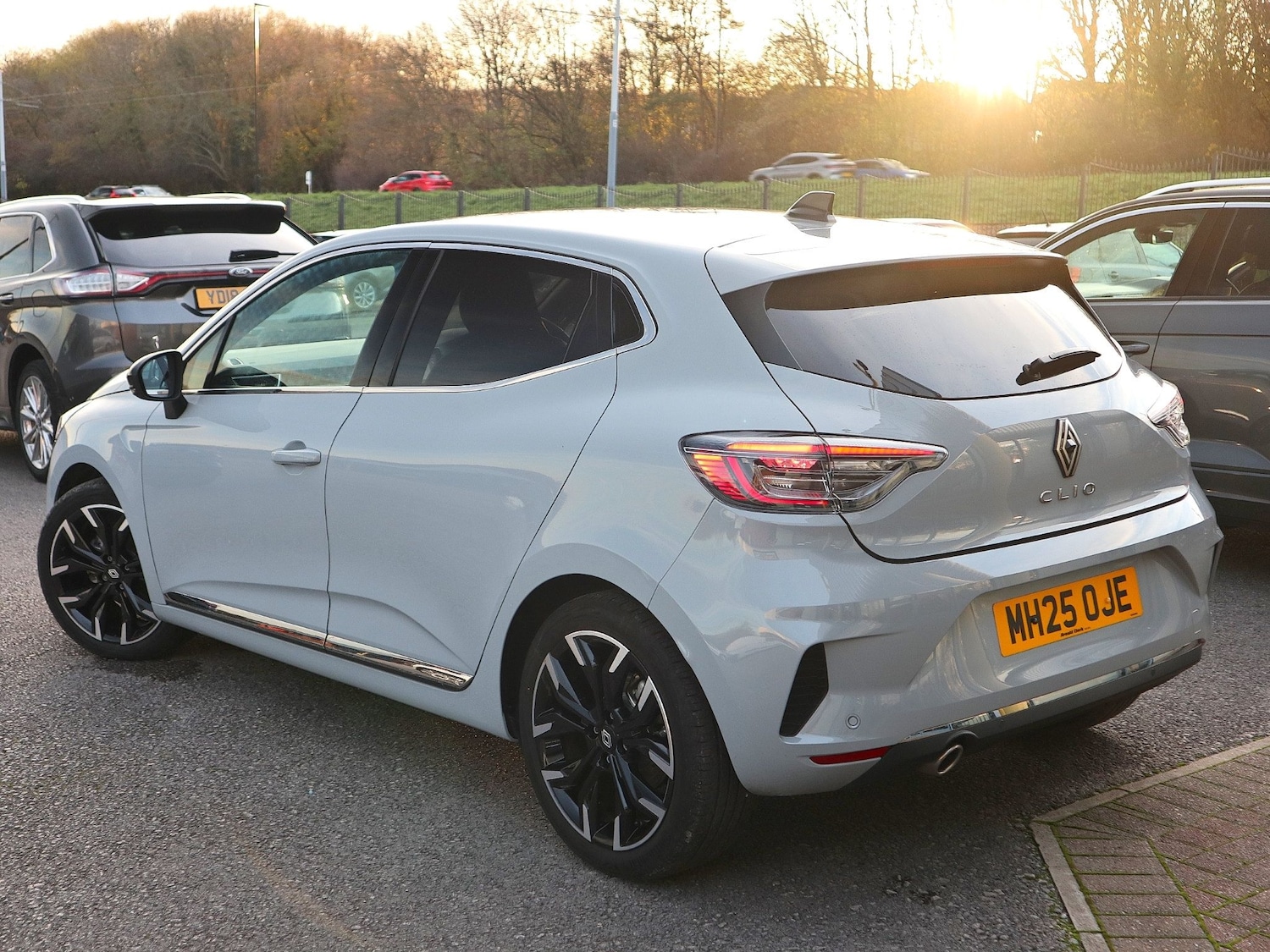 Used Renault Clio 2025 for sale - 76656409: Photo 2