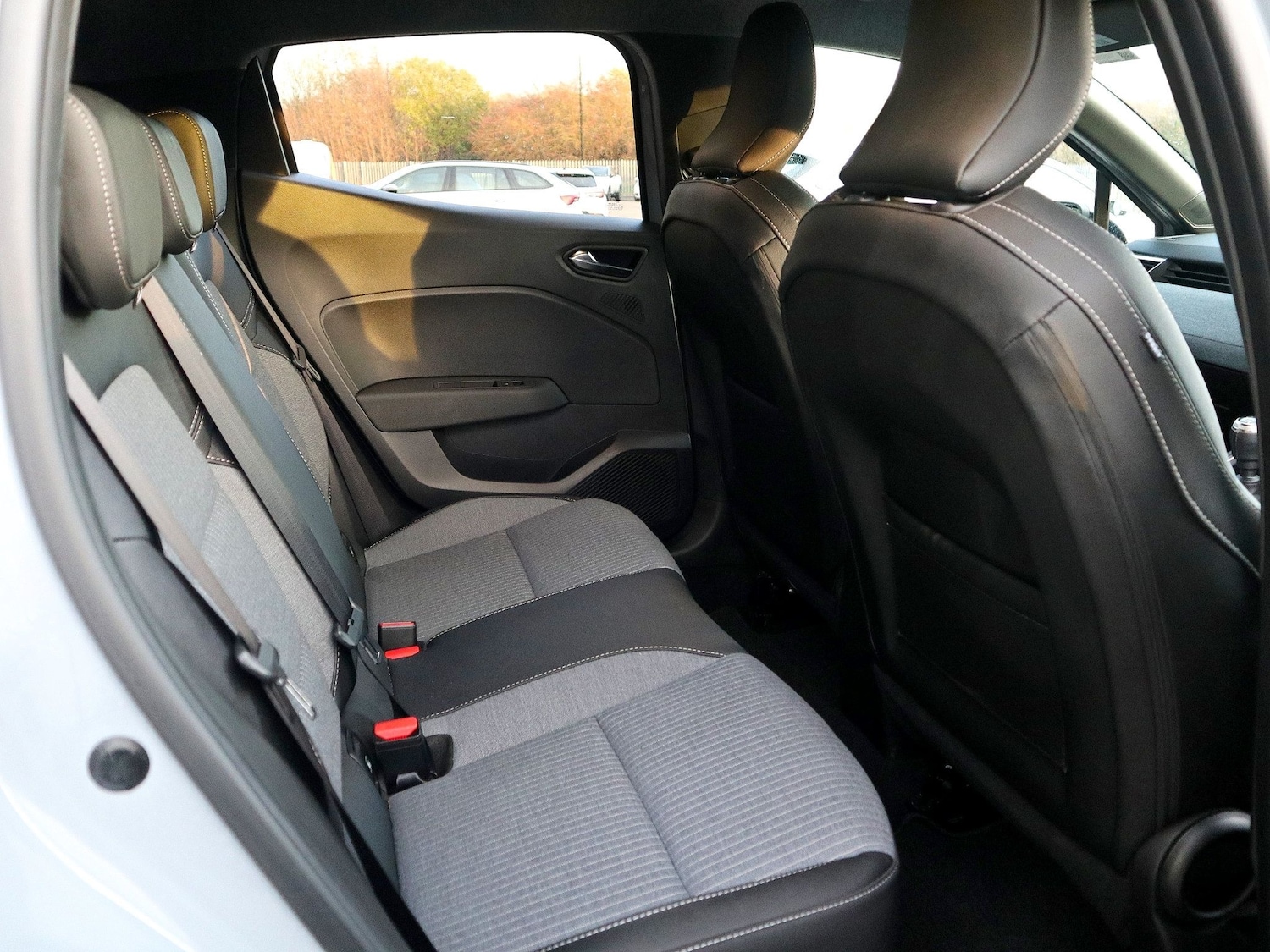 Used Renault Clio 2025 for sale - 76656409: Photo 4