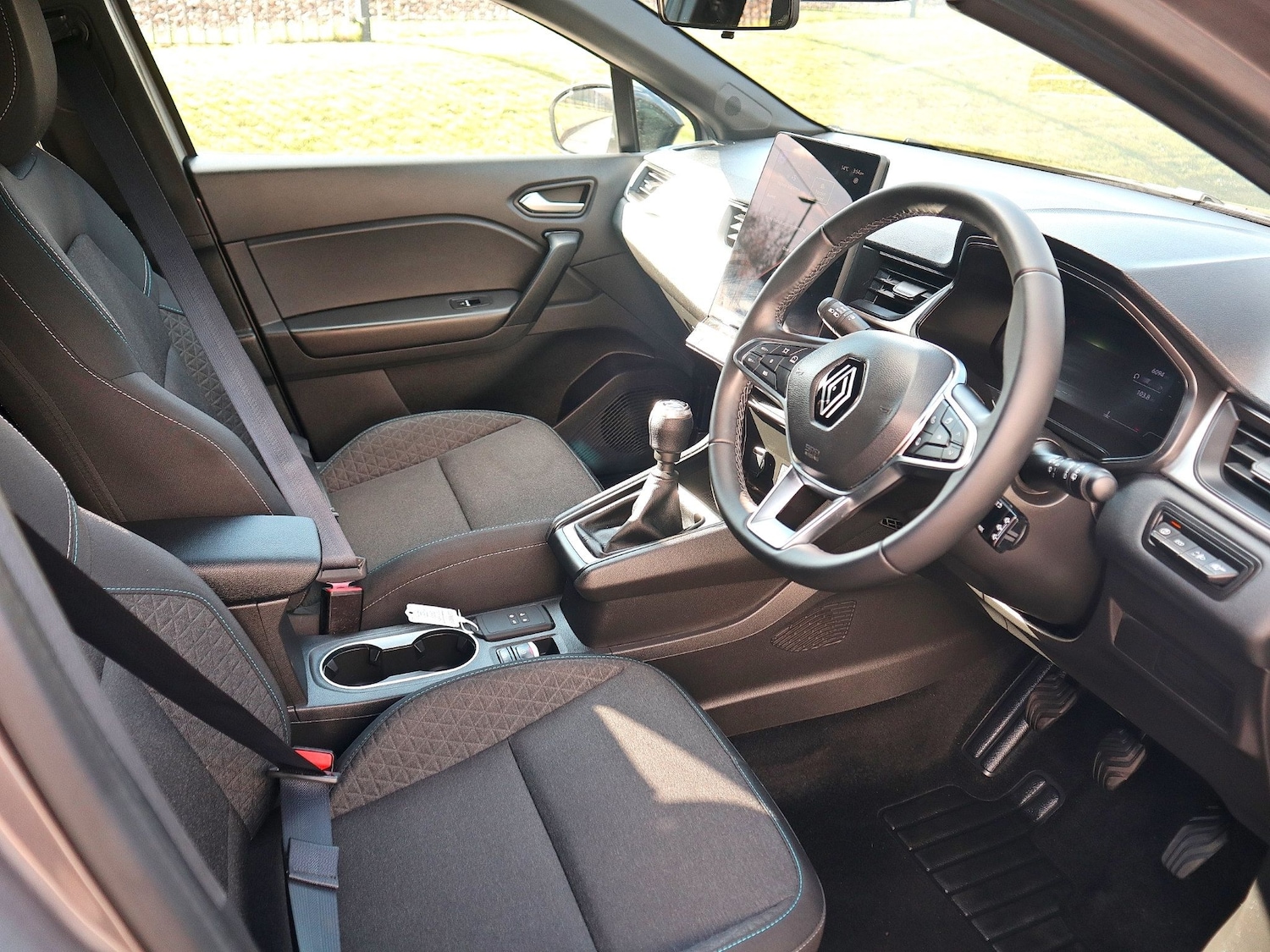 Used Renault Captur 2025 for sale - 78112673: Photo 3