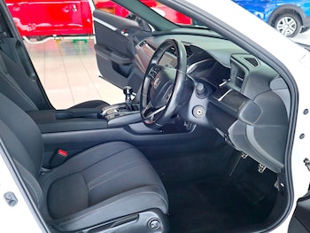 Used Honda Civic 2018 for sale - 74808915: Photo