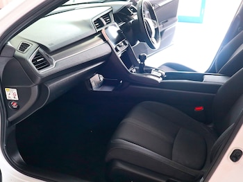 Used Honda Civic 2018 for sale - 74808915: Photo