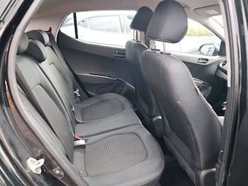 Used Hyundai i10 2017 for sale - 79424424: Photo