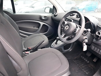 Used smart fortwo 2019 for sale - 76165371: Photo