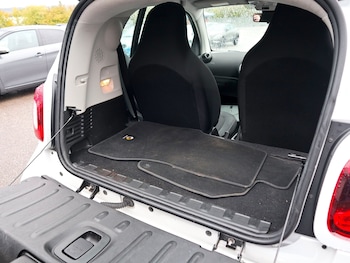 Used smart fortwo 2019 for sale - 76165371: Photo