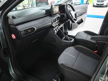 Used Dacia Sandero Stepway 2023 for sale - 77303926: Photo