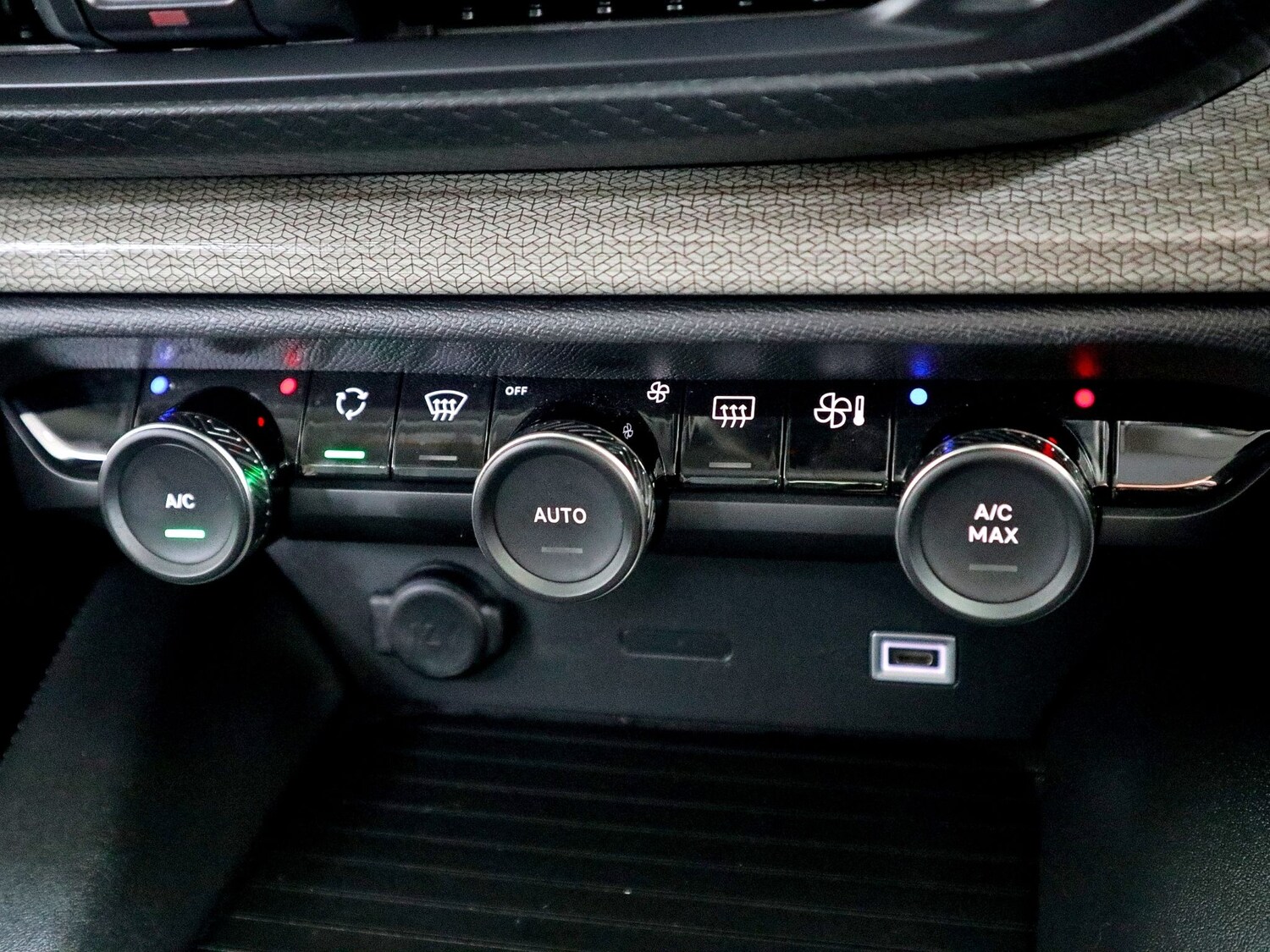 Used Citroen C5 X 2023 for sale - 76011943: Photo 35