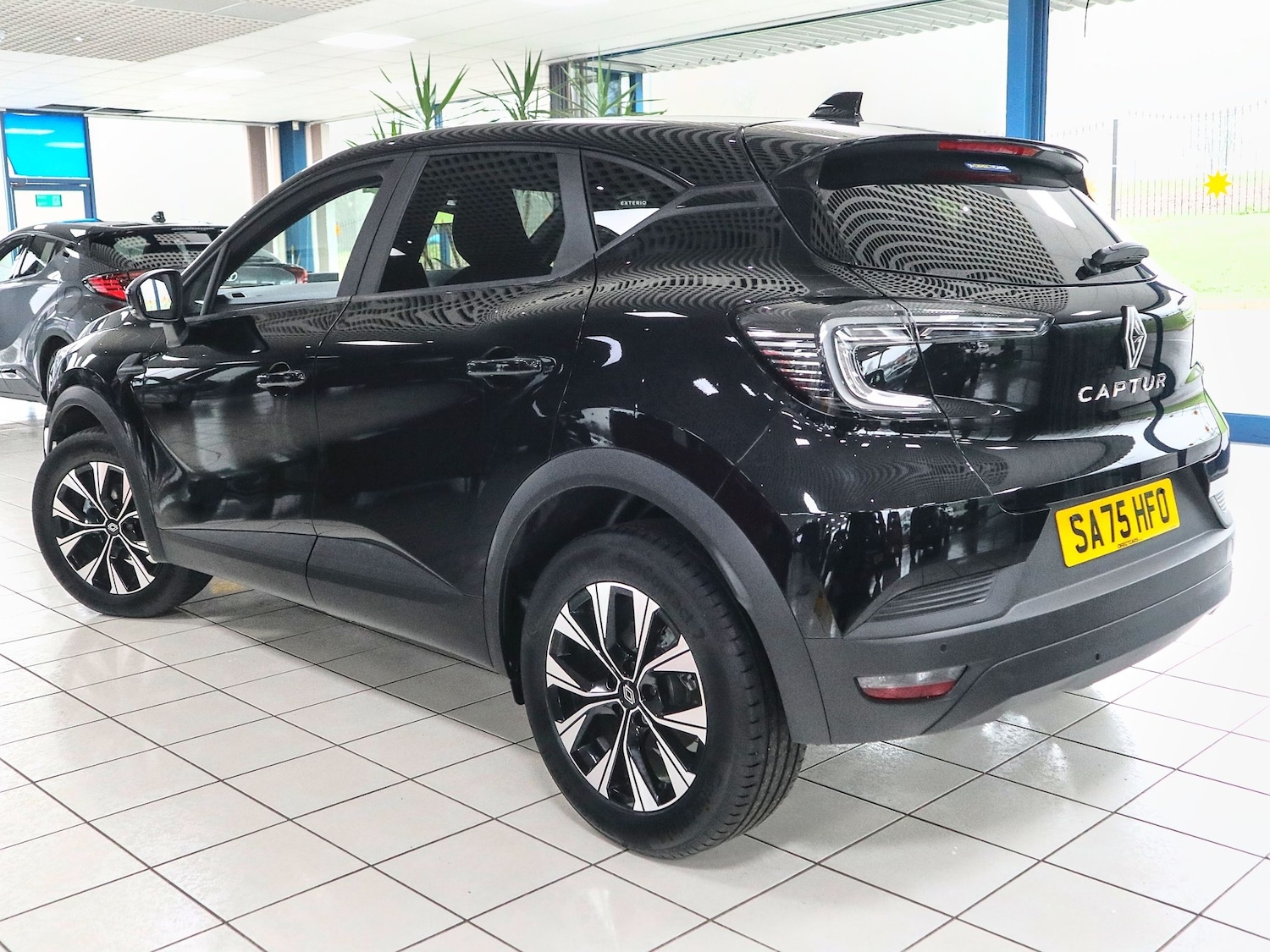 Used Renault Captur 2025 for sale - 77508770: Photo 2