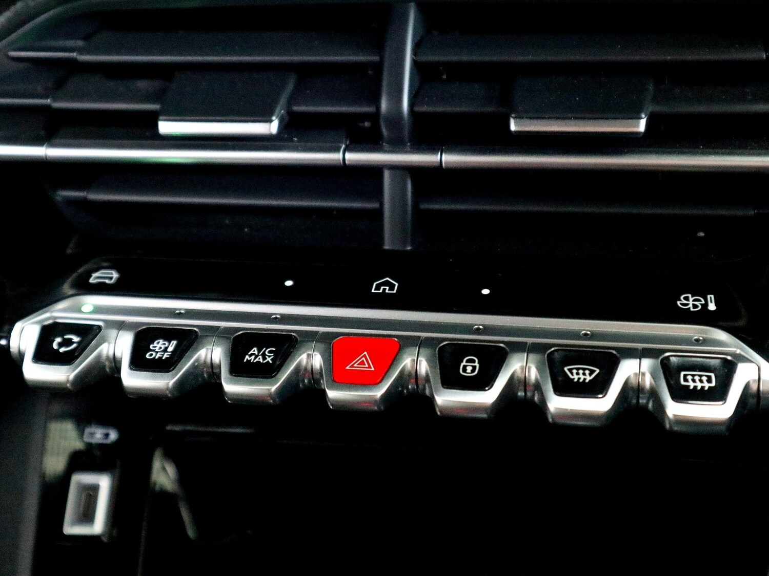 Used Peugeot 2008 2024 for sale - 76627526: Photo 35