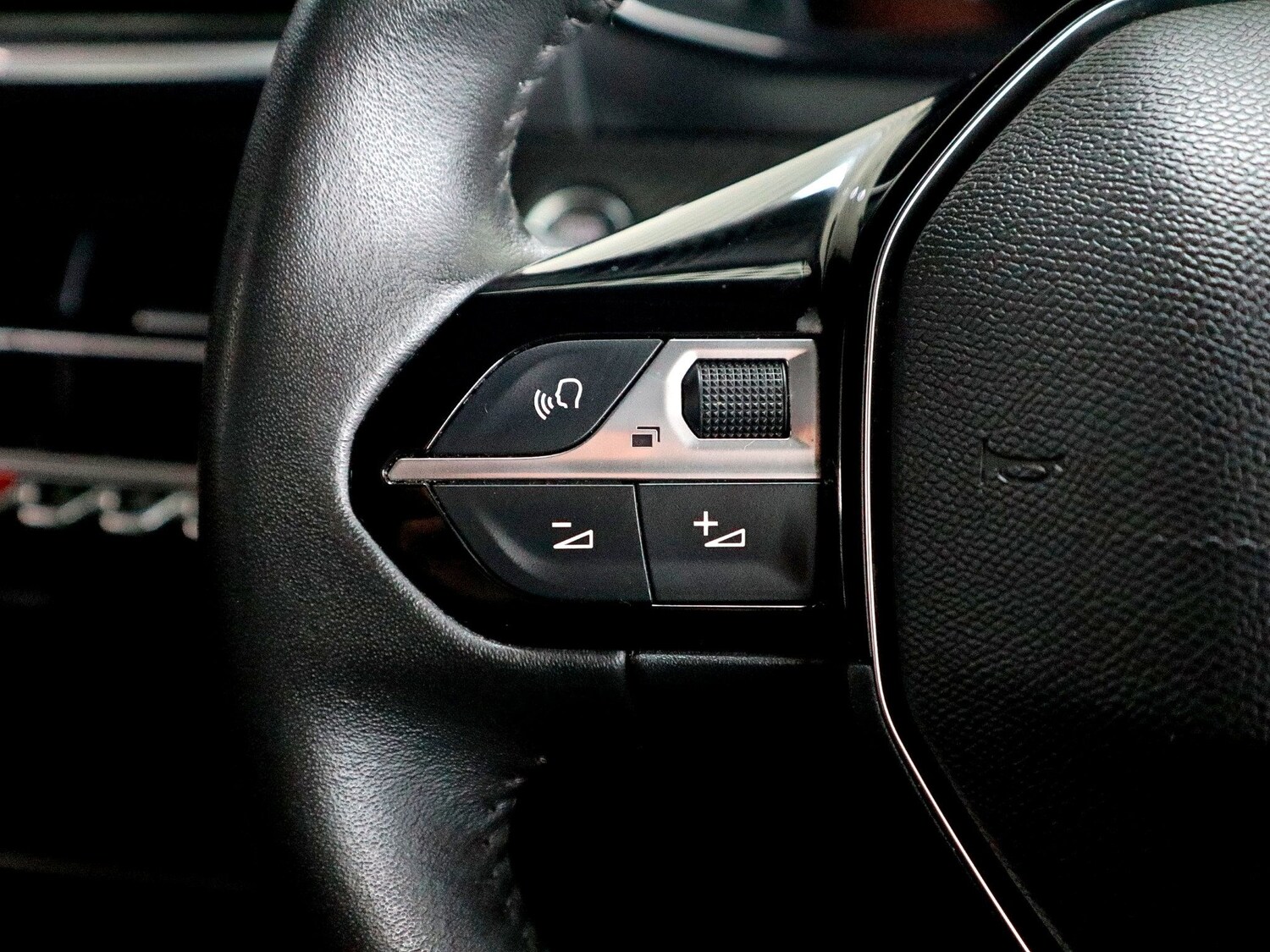 Used Peugeot 2008 2024 for sale - 76627526: Photo 38