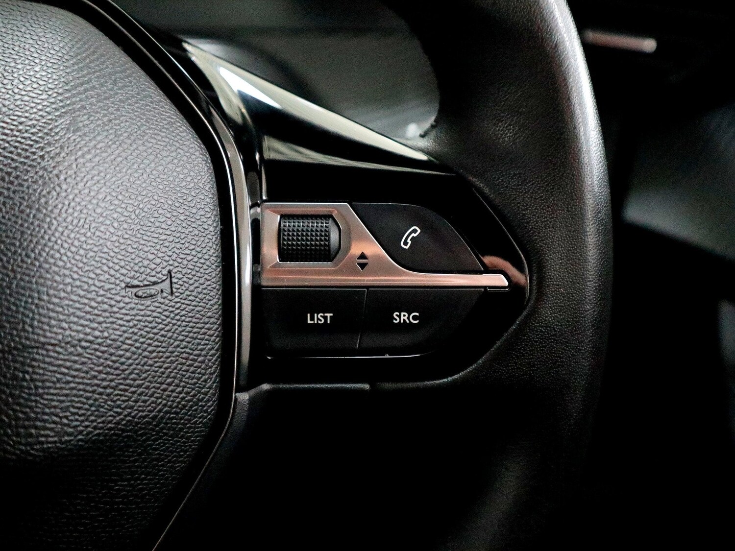 Used Peugeot 2008 2024 for sale - 76627526: Photo 40