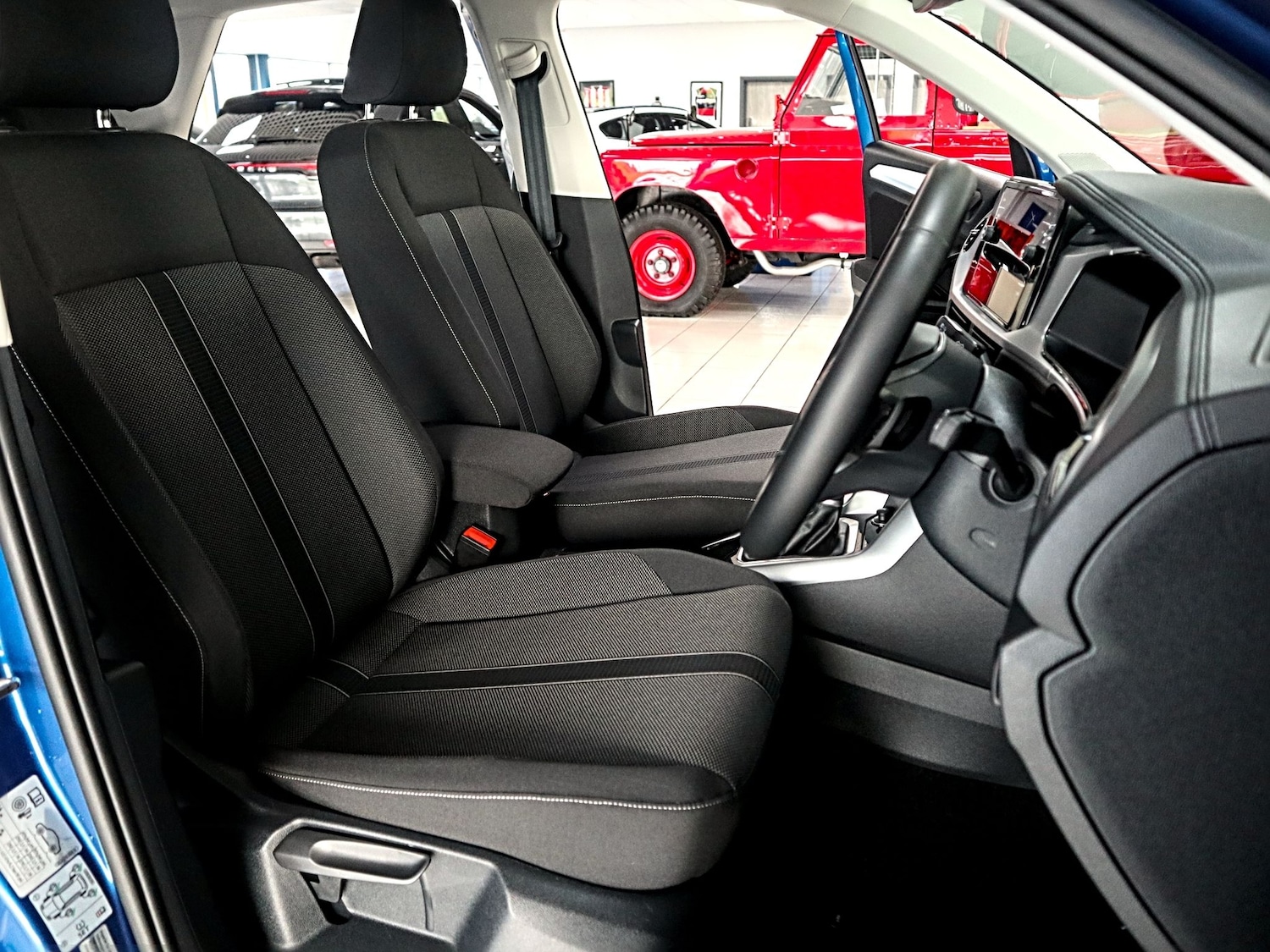 Used Volkswagen T-Roc 2024 for sale - 77228380: Photo 17