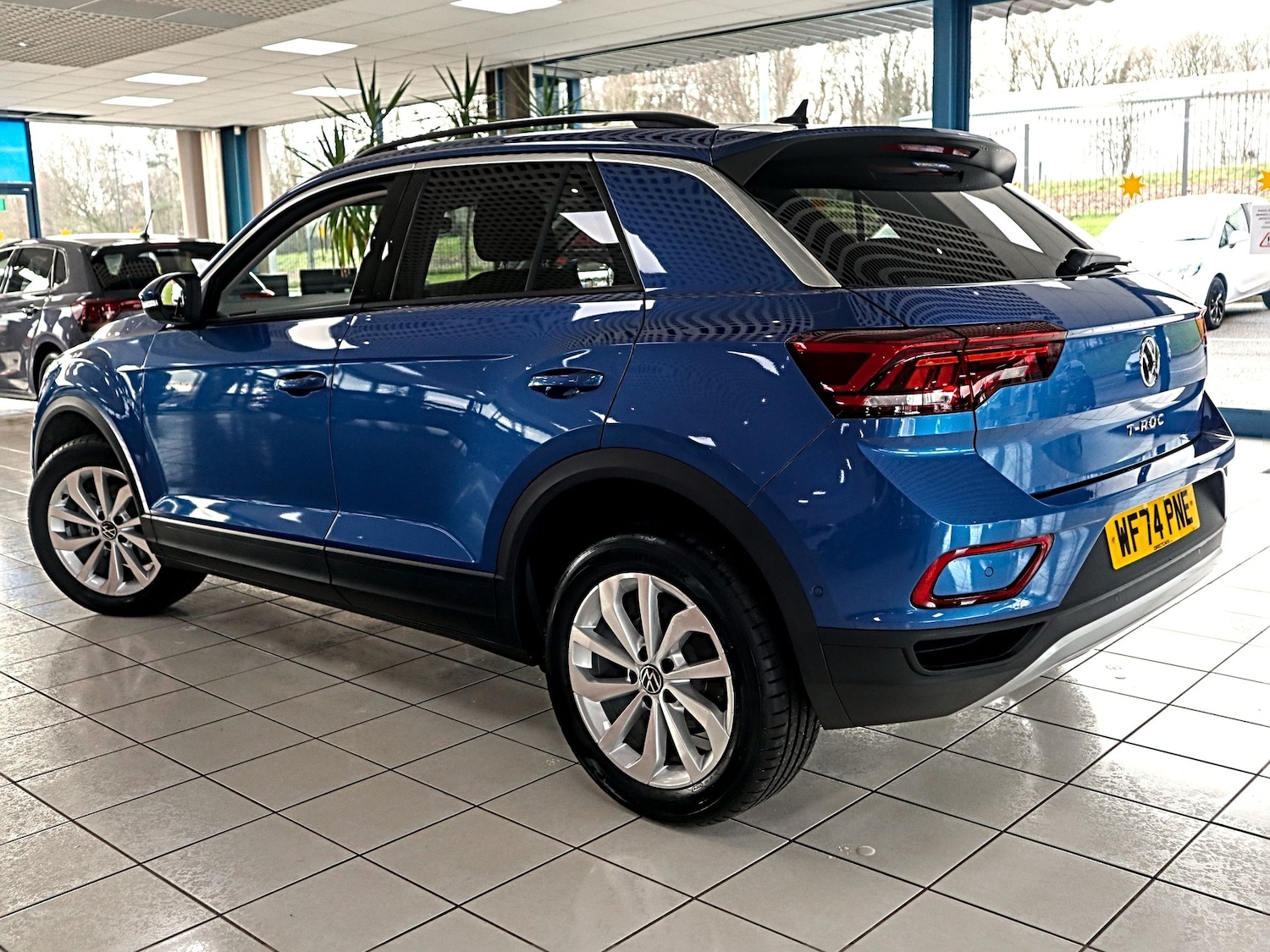 Used Volkswagen T-Roc 2024 for sale - 77228380: Photo 2