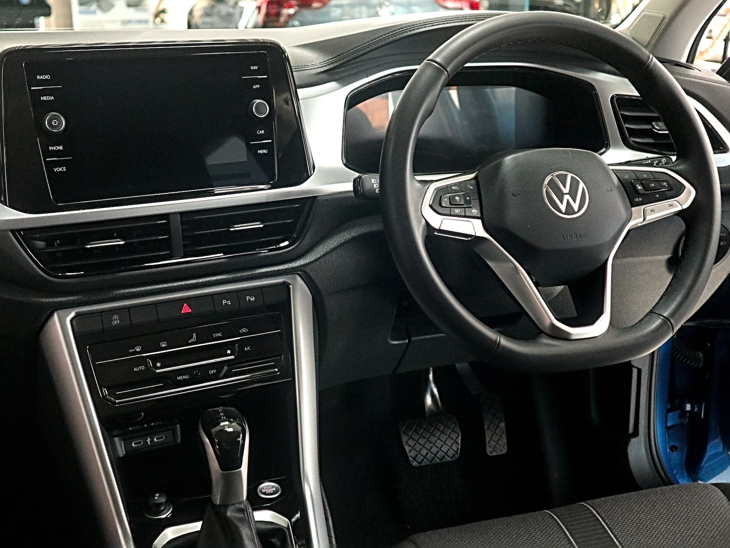 Used Volkswagen T-Roc 2024 for sale - 77228380: Photo 23