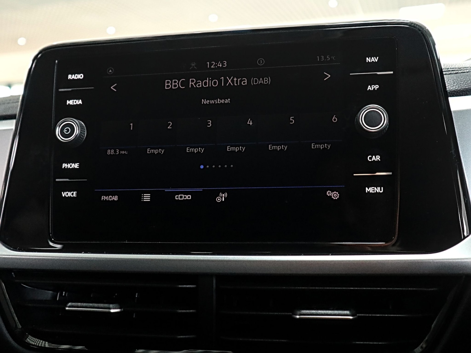 Used Volkswagen T-Roc 2024 for sale - 77228380: Photo 26