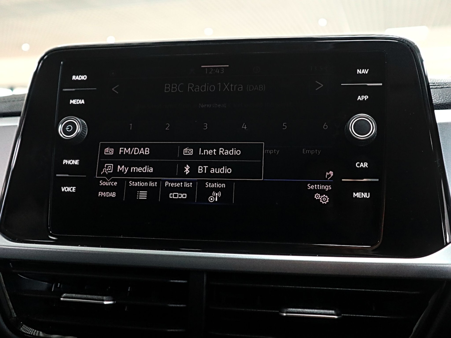 Used Volkswagen T-Roc 2024 for sale - 77228380: Photo 27