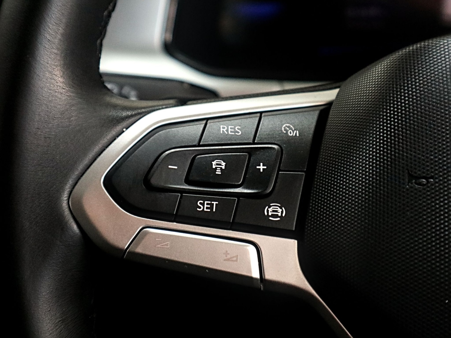 Used Volkswagen T-Roc 2024 for sale - 77228380: Photo 39