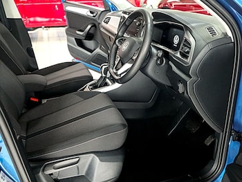 Used Volkswagen T-Roc 2024 for sale - 77228380: Photo