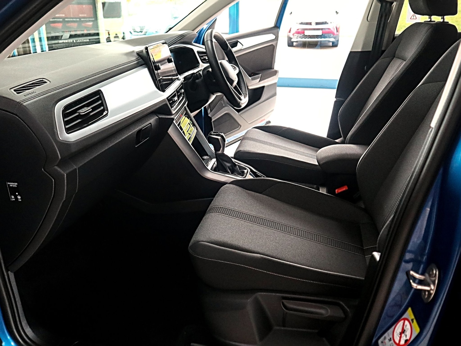 Used Volkswagen T-Roc 2024 for sale - 77228380: Photo 4