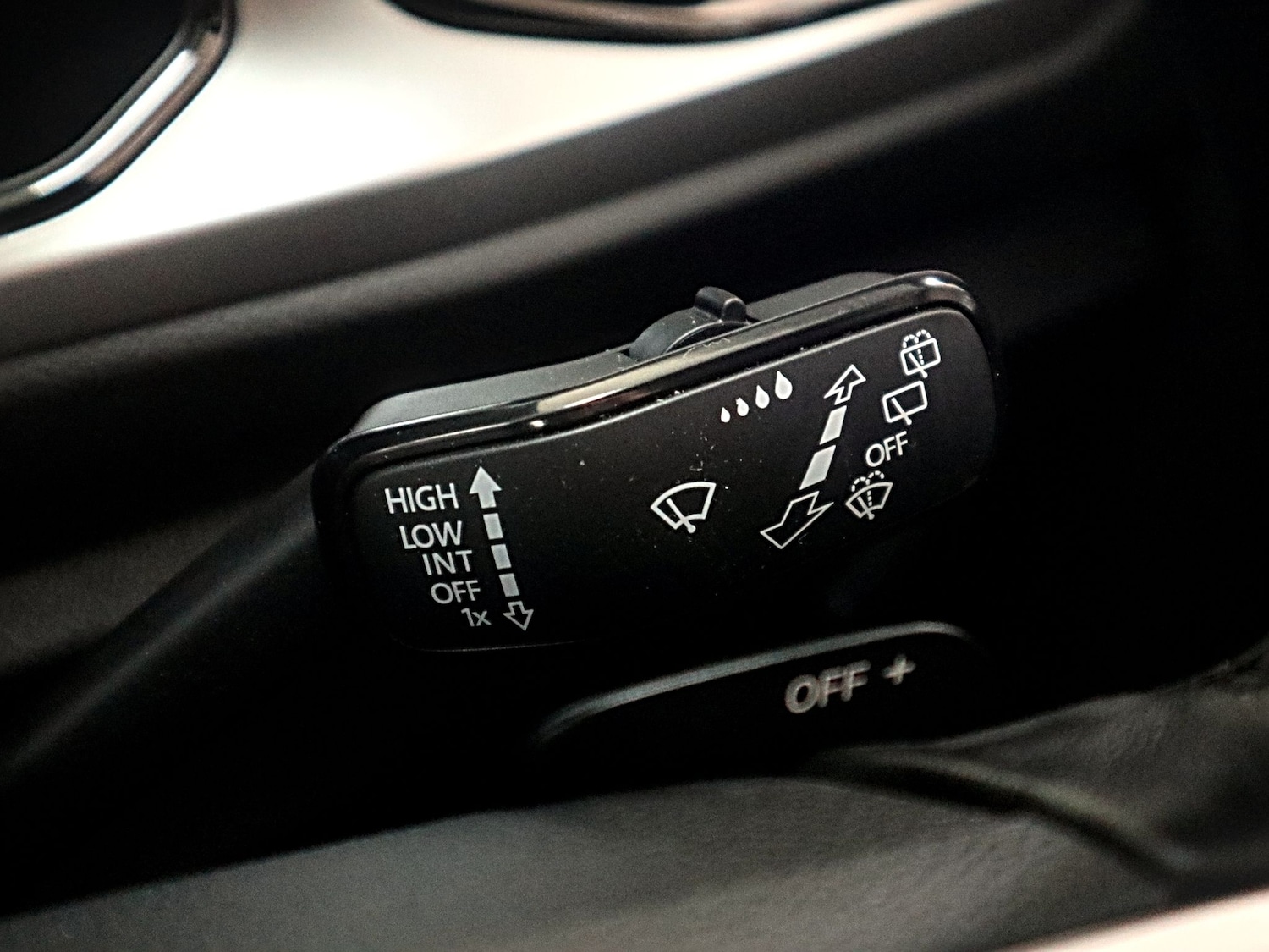 Used Volkswagen T-Roc 2024 for sale - 77228380: Photo 42