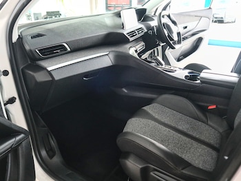 Used Peugeot 5008 2020 for sale - 77508769: Photo