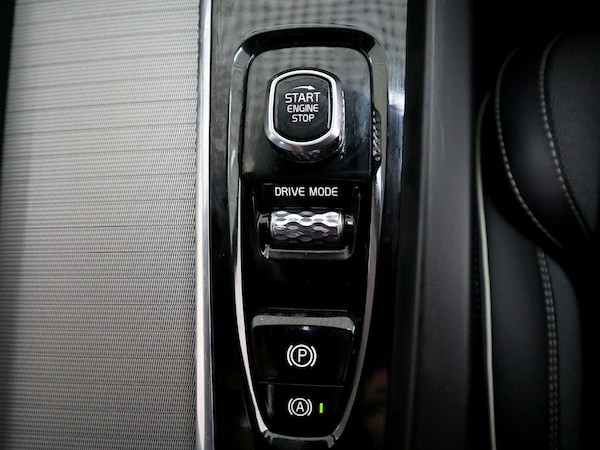 Used Volvo XC60 2021 for sale - 74918881: Photo 37