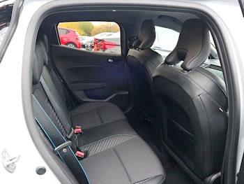 Used Renault Clio 2023 for sale - 76431095: Photo