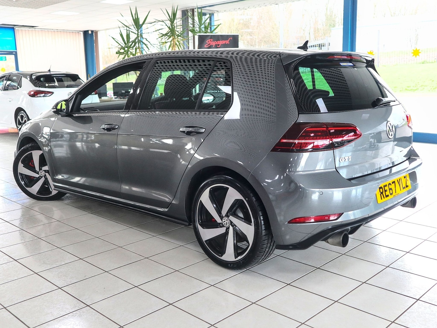 Used Volkswagen Golf 2017 for sale - 77522289: Photo 2