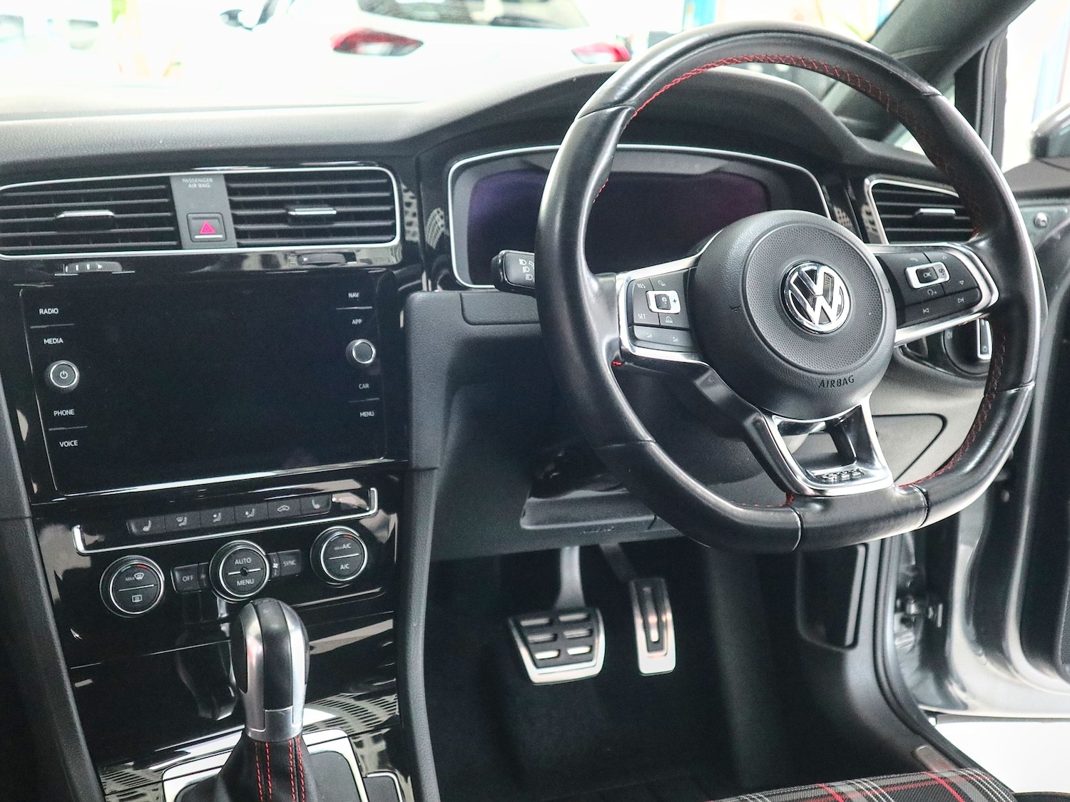 Used Volkswagen Golf 2017 for sale - 77522289: Photo 27