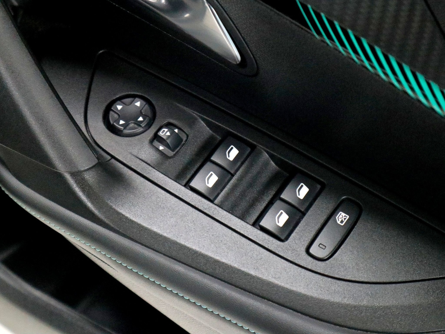 Used Peugeot 2008 2022 for sale - 77409728: Photo 24