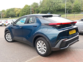 Used Toyota C-HR 2024 for sale - 75621627: Photo