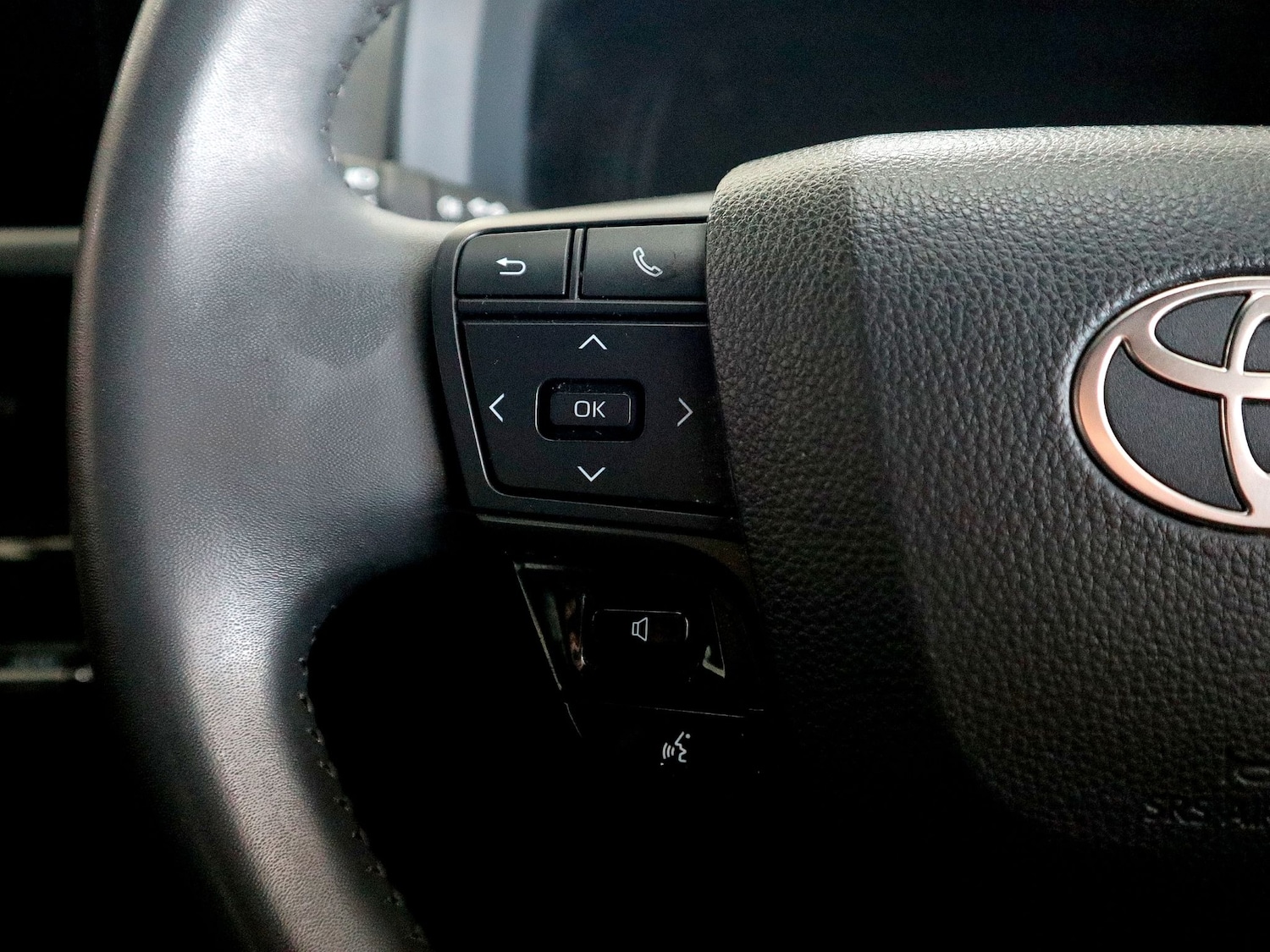 Used Toyota C-HR 2024 for sale - 75621627: Photo 36