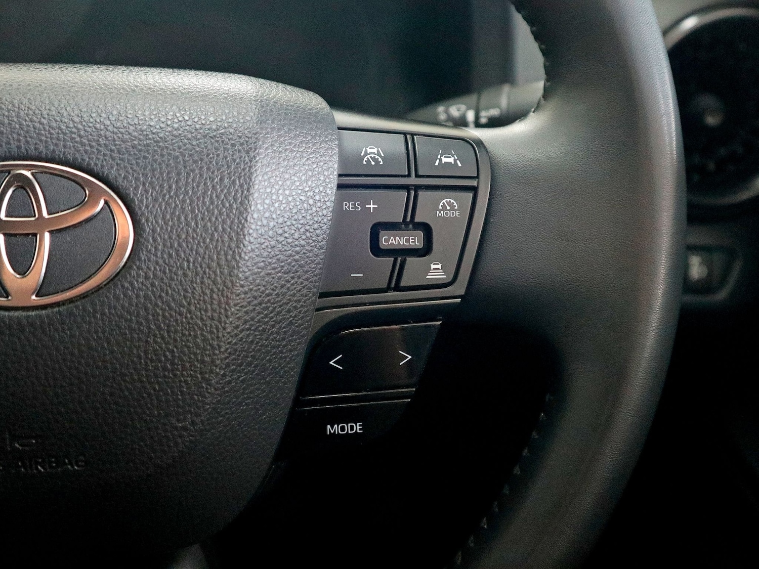 Used Toyota C-HR 2024 for sale - 75621627: Photo 38