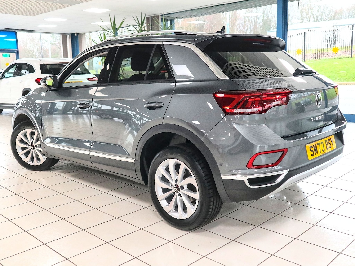 Used Volkswagen T-Roc 2023 for sale - 77303927: Photo 3