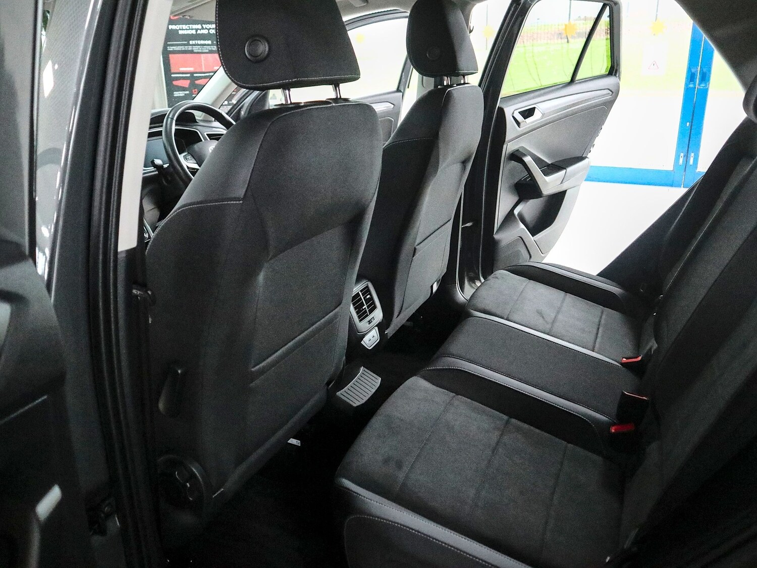 Used Volkswagen T-Roc 2023 for sale - 77303927: Photo 39