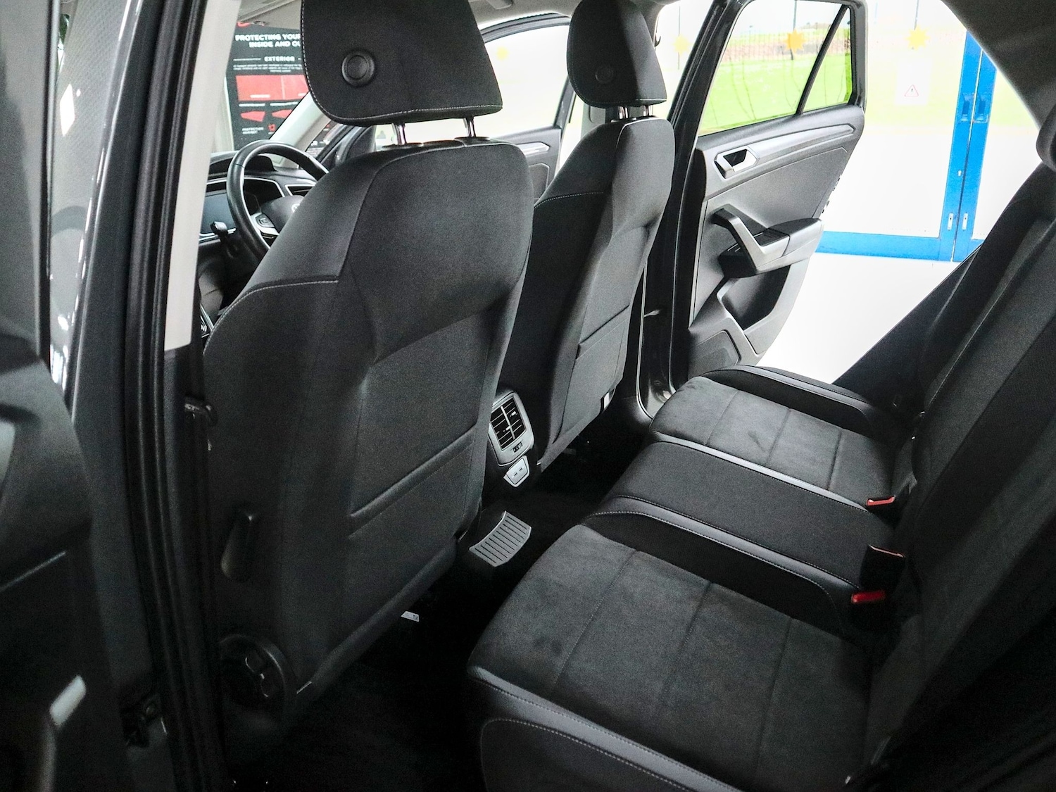 Used Volkswagen T-Roc 2023 for sale - 77303927: Photo 40