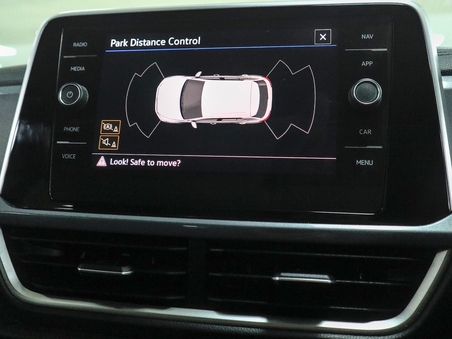 Used Volkswagen T-Roc 2023 for sale - 77303927: Photo 70