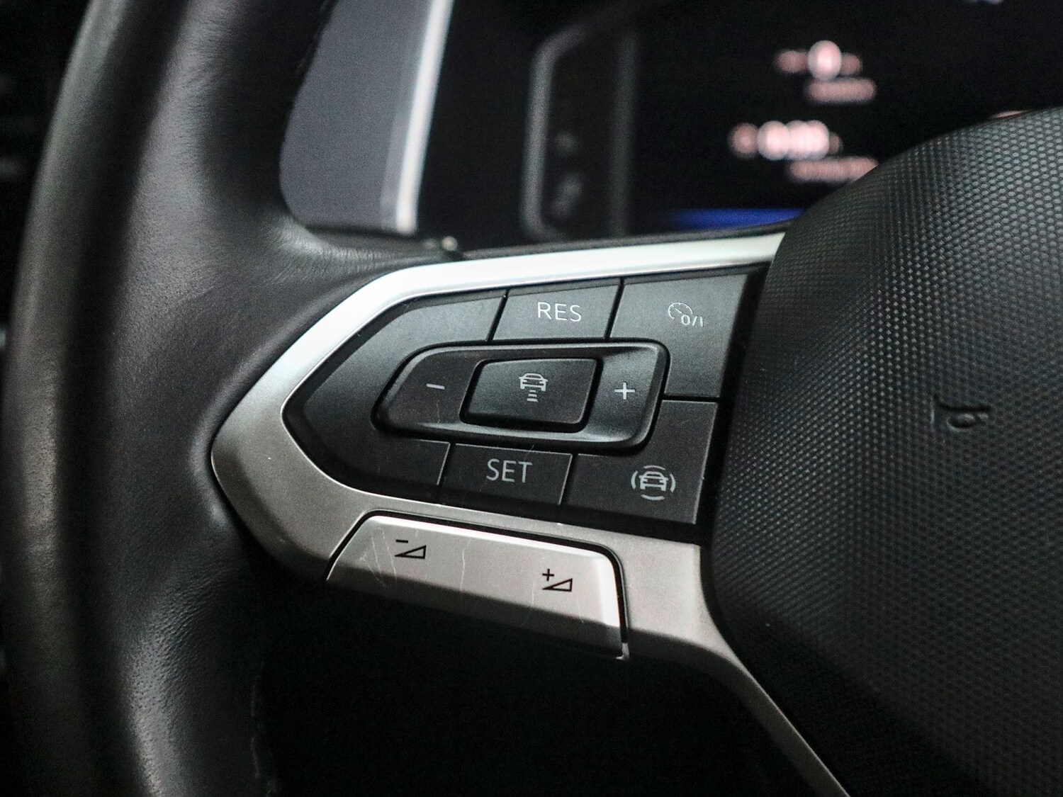 Used Volkswagen T-Roc 2023 for sale - 77303927: Photo 75