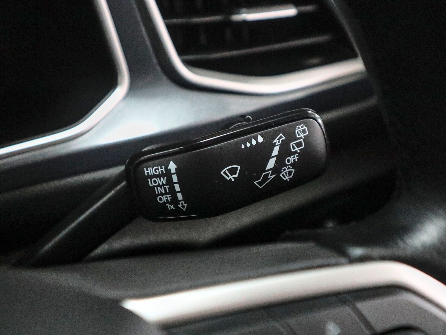 Used Volkswagen T-Roc 2023 for sale - 77303927: Photo 81