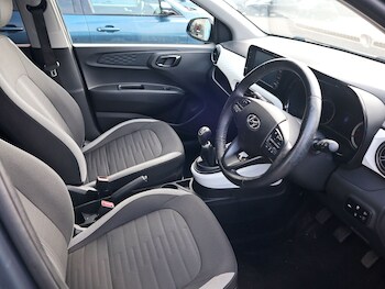 Used Hyundai i10 2022 for sale - 77736063: Photo