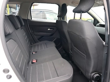 Used Dacia Duster 2023 for sale - 78415382: Photo