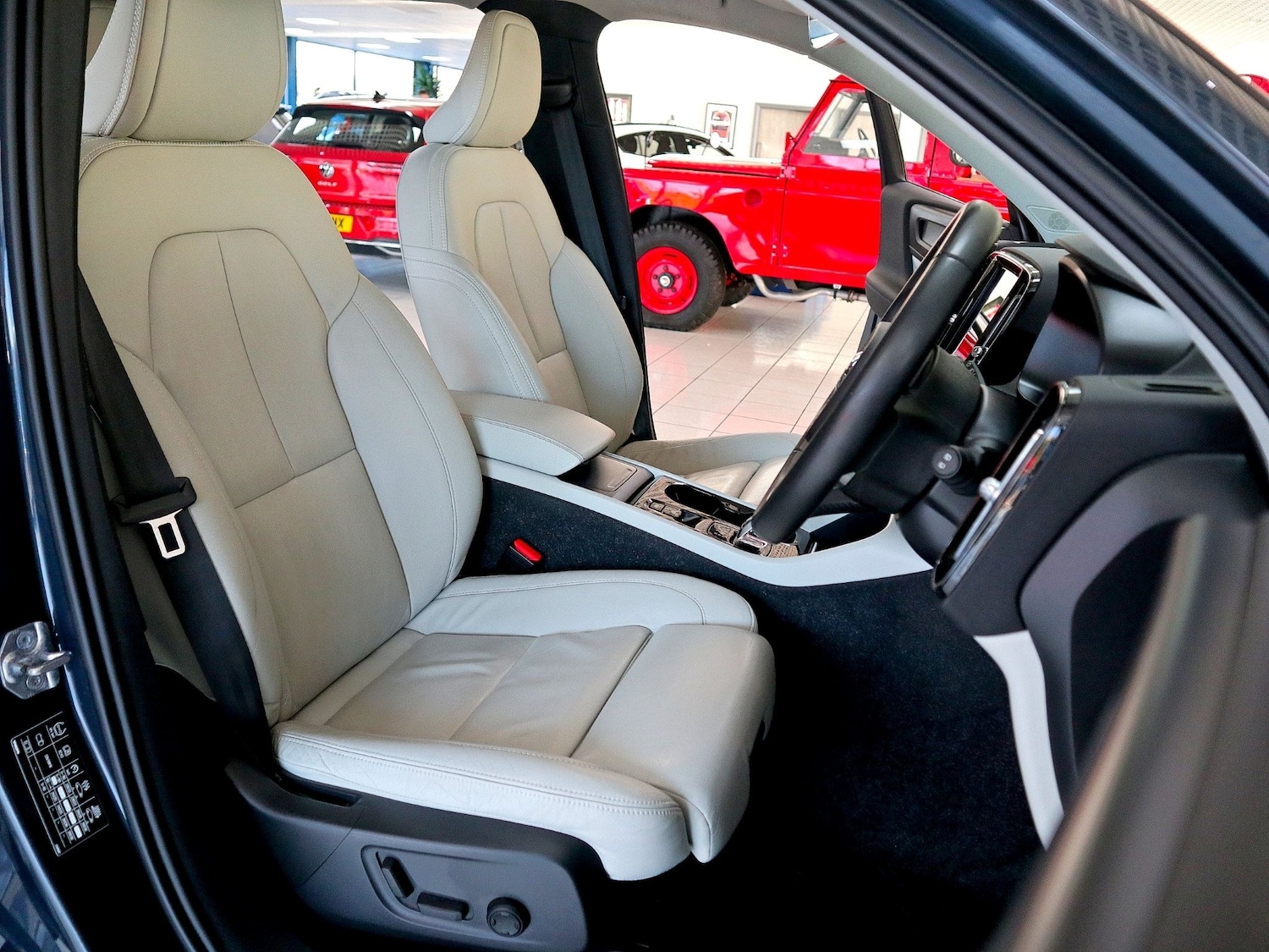 Used Volvo XC40 2021 for sale - 77008431: Photo 17