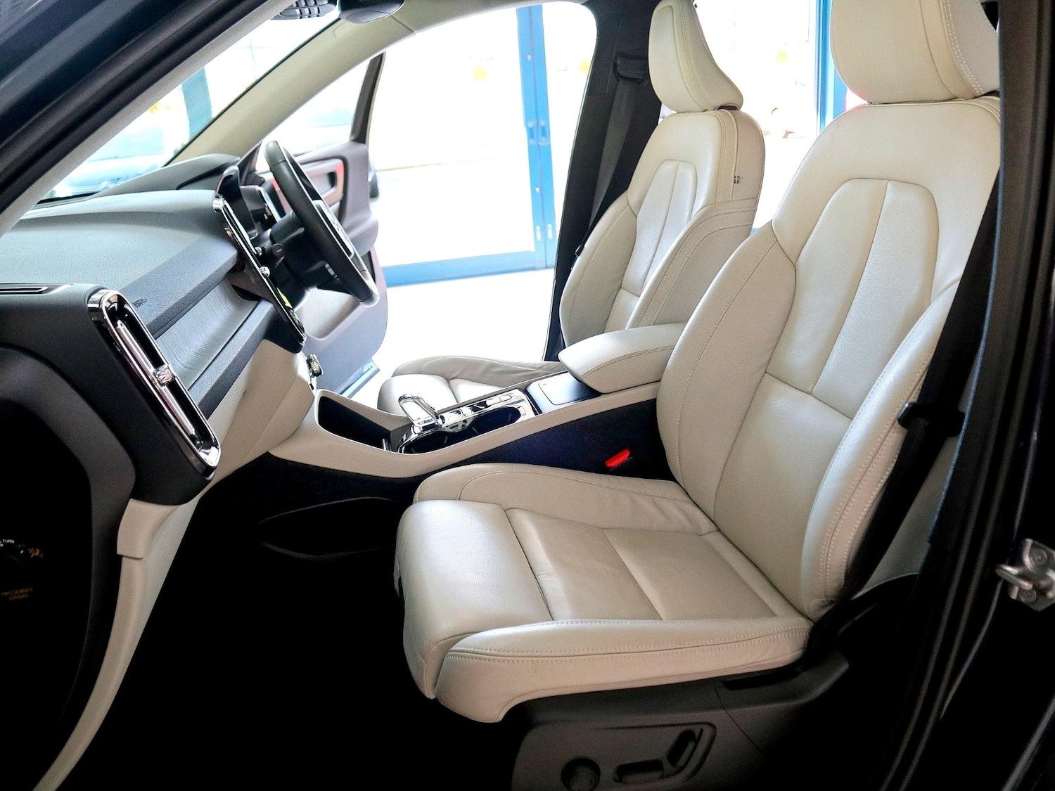 Used Volvo XC40 2021 for sale - 77008431: Photo 21