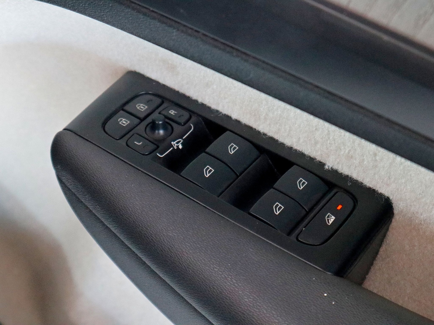 Used Volvo XC40 2021 for sale - 77008431: Photo 24